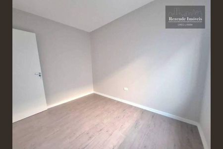 9_photo/94dce2f4a7.9b858b56d7bd4684-ATLAS-8088f3cc-3aef-43e8-95ab-8ac2e2e7d9e9.jpg de casa à venda com 2 quartos, 68m² em Cidade Industrial de Curitiba, Curitiba