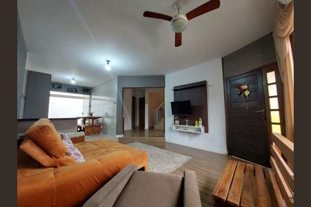 4_photo/94dce2f4db.6a940fd7dc05e55d-ATLAS-947790b7-62be-4c50-b0c7-ef3437ac3ed1.jpg de casa à venda com 4 quartos, 138m² em Cidade Industrial de Curitiba, Curitiba