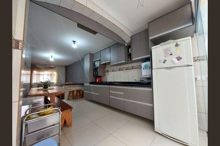 6_photo/94dce2f4db.6a940fd7dc05e55d-ATLAS-e2e6dbe8-9f7b-4154-94aa-ba8502de5dfc.jpg de casa à venda com 4 quartos, 138m² em Cidade Industrial de Curitiba, Curitiba