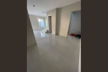 12_photo/94dce2f575.0f81dd1a9a4f6ffb-ATLAS-e9199d0c-f09c-470b-98eb-ea841c93c633.jpg de casa à venda com 2 quartos, 67m² em Cidade Industrial de Curitiba, Curitiba