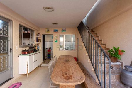 5_photo/94dce2f57b.ae3d86bef28e162d-ATLAS-06c50940-05e0-46f3-9275-bafa06c0f089.jpg de casa à venda com 3 quartos, 160m² em Cidade Industrial de Curitiba, Curitiba