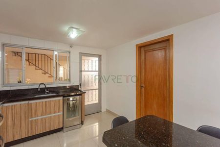 12_photo/94dce2f57b.ae3d86bef28e162d-ATLAS-279ed996-756b-4aaa-8432-90df444aa6db.jpg de casa à venda com 3 quartos, 160m² em Cidade Industrial de Curitiba, Curitiba