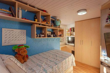 16_photo/94dce2f57b.ae3d86bef28e162d-ATLAS-a58b5bbd-736b-49be-92be-506c62e6da04.jpg de casa à venda com 3 quartos, 160m² em Cidade Industrial de Curitiba, Curitiba