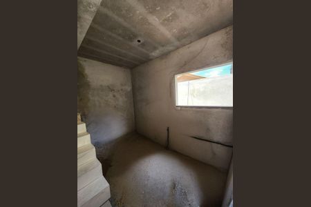 8_photo/94dce2f599.dd63bef89a0f751f-ATLAS-8cea44ad-2087-41b0-bd1d-b4316a436e9a.jpg de casa à venda com 3 quartos, 86m² em Cidade Industrial de Curitiba, Curitiba