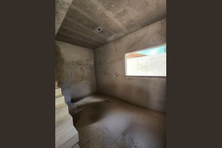 9_photo/94dce2f59b.7e2ea02b9085bf9d-ATLAS-42d56880-29b6-42d5-99c1-9322d01bd013.jpg de casa à venda com 3 quartos, 86m² em Cidade Industrial de Curitiba, Curitiba