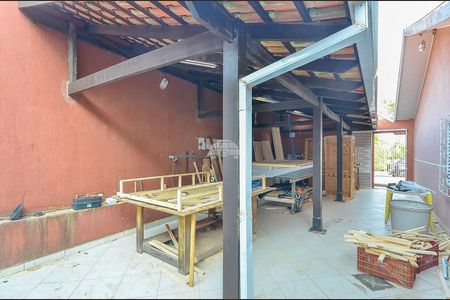 3_photo/94dce2f909.f279df7ab7105e24-ATLAS-bcaa8d2d-3cc7-4bed-bdf8-753e7772b541.jpg de casa à venda com 3 quartos, 220m² em Campo Comprido, Curitiba