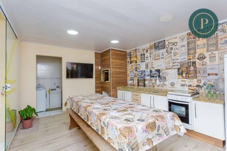 9_photo/94dce2f9a9.4bd2615f33144f40-ATLAS-c8a525e6-aed5-4675-aa9e-9dbe6f2c719e.jpg de casa à venda com 6 quartos, 249m² em Campo Comprido, Curitiba