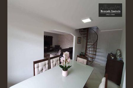 5_photo/94dce2f9ad.e6f02a1e96aef2b1-ATLAS-10414b07-fe24-43c1-81f1-398b3db309ca.jpg de casa à venda com 4 quartos, 250m² em Campo Comprido, Curitiba