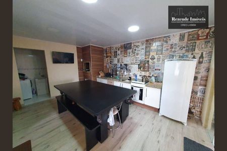 2_photo/94dce2f9ad.e6f02a1e96aef2b1-ATLAS-6e0eabb9-cfd7-4739-af5b-5baf5c21efcd.jpg de casa à venda com 4 quartos, 250m² em Campo Comprido, Curitiba