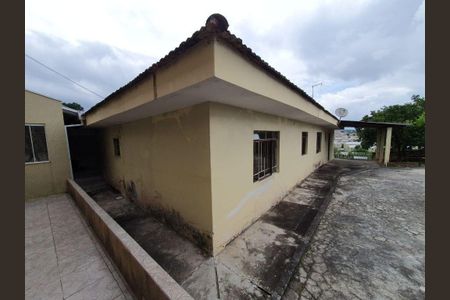 17_photo/94dce2f9ad.e6f02a1e96aef2b1-ATLAS-9662af9c-7584-4648-9155-c55e1486235e.jpg de casa à venda com 4 quartos, 250m² em Campo Comprido, Curitiba