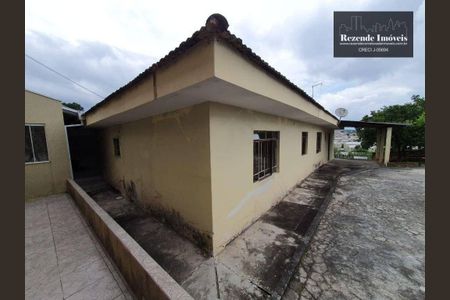 9_photo/94dce2f9ad.e6f02a1e96aef2b1-ATLAS-9eaedab7-82ee-40fb-85d2-dbbef58f70e0.jpg de casa à venda com 4 quartos, 250m² em Campo Comprido, Curitiba