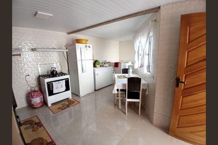 4_photo/94dce2faab.c4a86b3c211625c7-ATLAS-728f1fc7-49c4-4601-8966-ade6ff1f2e4a.jpg de casa à venda com 2 quartos, 100m² em Fazendinha, Curitiba
