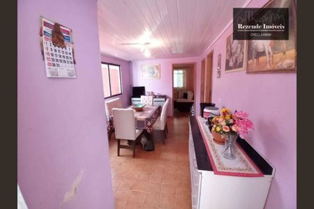 6_photo/94dce2faab.c71b337adc8ed6d8-ATLAS-90aeb6b3-cfe7-4667-b28e-c00fc0b3d61c.jpg de casa à venda com 2 quartos, 100m² em Fazendinha, Curitiba