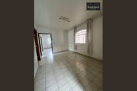 4_photo/94dce2fbb9.2a94c334db51e0bf-ATLAS-c103c328-66b7-4ad3-9da6-7bf6b402dd8e.jpg de casa à venda com 4 quartos, 200m² em Campo Comprido, Curitiba