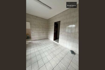 8_photo/94dce2fbb9.2a94c334db51e0bf-ATLAS-e3e4fe40-62f3-4e3d-89f4-87b66428dd87.jpg de casa à venda com 4 quartos, 200m² em Campo Comprido, Curitiba