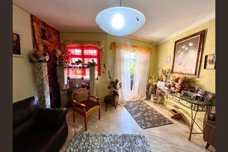 5_photo/94dce2fdb3.eb4747a7722cd593-ATLAS-fe3ba4fe-bd1d-45f3-a625-46959e7cebb0.jpg de casa à venda com 6 quartos, 250m² em Fazendinha, Curitiba