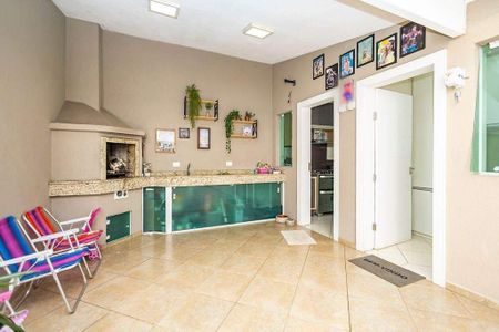 1_photo/94dce2fdb7.577d6c233287952d-ATLAS-139ea8cd-cafe-4752-9fc2-79b4487d929a.jpg de casa à venda com 3 quartos, 229m² em Fazendinha, Curitiba