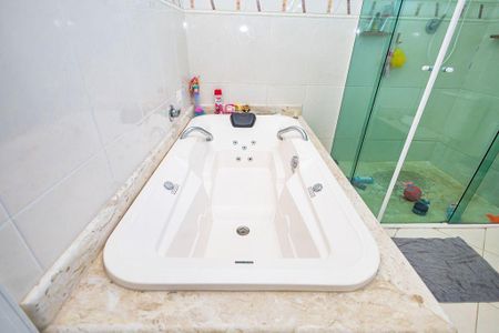 38_photo/94dce2fdb7.577d6c233287952d-ATLAS-aaef50bb-f285-4b1f-b815-5f6d312c0ed6.jpg de casa à venda com 3 quartos, 229m² em Fazendinha, Curitiba