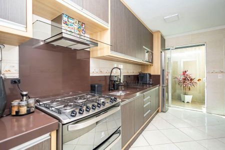 11_photo/94dce2fdb7.577d6c233287952d-ATLAS-cbe515bd-e7d4-49fb-9a4a-64895658d4af.jpg de casa à venda com 3 quartos, 229m² em Fazendinha, Curitiba