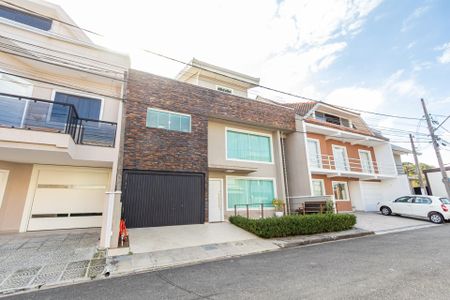 2_photo/94dce2fdb7.90de77f4d2423710-ATLAS-019eb1d2-19ca-4f0a-bc1a-ef191fb28127.jpg de casa à venda com 3 quartos, 229m² em Fazendinha, Curitiba