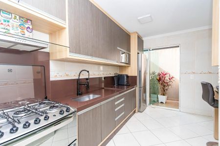 7_photo/94dce2fdb7.90de77f4d2423710-ATLAS-55ae11e8-2cd9-4515-9417-ed5d99b2901a.jpg de casa à venda com 3 quartos, 229m² em Fazendinha, Curitiba