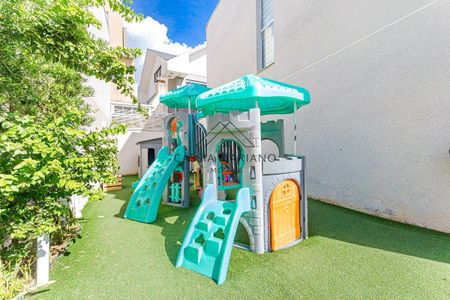 3_photo/94dce3003d.f279df7ab7105e24-ATLAS-04c67f12-7b16-486f-bf0b-cafe6c1b44d5.jpg de casa à venda com 3 quartos, 108m² em Campo Comprido, Curitiba