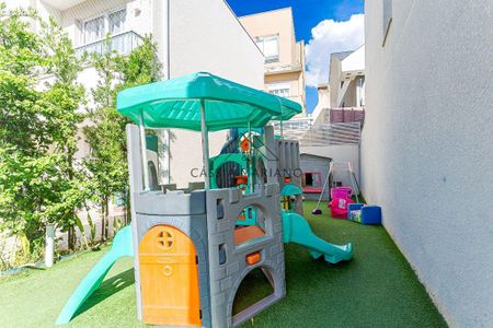 33_photo/94dce3003d.f279df7ab7105e24-ATLAS-80a0cd0c-a446-4296-bbc6-c813b1ddf548.jpg de casa à venda com 3 quartos, 108m² em Campo Comprido, Curitiba