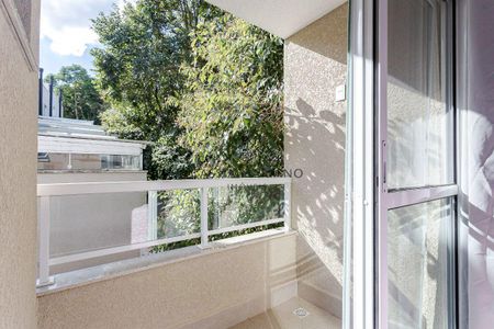 19_photo/94dce3003d.f279df7ab7105e24-ATLAS-e3be1046-e438-4883-a417-9802c08c8322.jpg de casa à venda com 3 quartos, 108m² em Campo Comprido, Curitiba