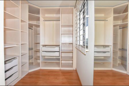 7_photo/94dce3032b.f2ed236aecaa8a04-ATLAS-d1a7a744-4f8c-4267-8248-0568c9385fe6.jpg de casa à venda com 3 quartos, 147m² em Fazendinha, Curitiba