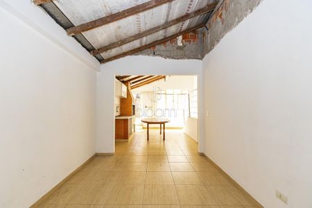 6_photo/94dce303b5.a64889f4275538b8-ATLAS-fe7f4f57-d760-4725-85c3-17297fedf4d4.jpg de casa à venda com 2 quartos, 84m² em Fazendinha, Curitiba