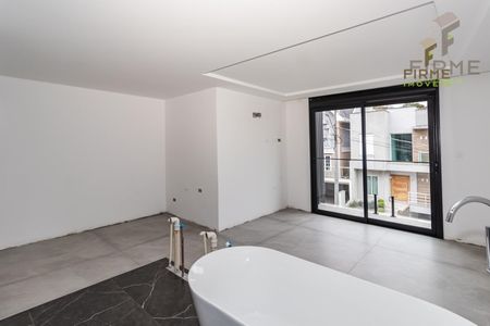 4_photo/94dce3048d.46eb55446288e855-ATLAS-078e7bfc-2eb0-419b-b7fd-ee3ca0eee852.jpg de casa à venda com 3 quartos, 400m² em Santa Quiteria, Curitiba