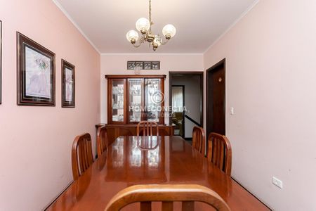 7_photo/94dce30b35.9f389e5fbe0155e0-ATLAS-1e99e9ea-a3f1-41c7-9d8a-aa485833c192.jpg de casa à venda com 3 quartos, 220m² em Santa Quiteria, Curitiba