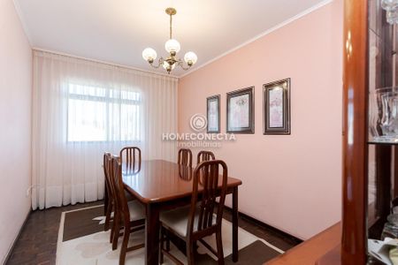 9_photo/94dce30b35.9f389e5fbe0155e0-ATLAS-9a57f1cc-8a7a-472b-884d-8e4f9b72f6dc.jpg de casa à venda com 3 quartos, 220m² em Santa Quiteria, Curitiba