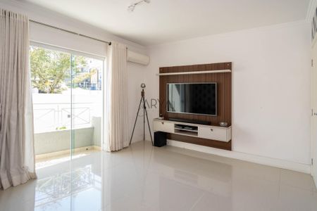 8_photo/94dce30b4b.3f8a424b798531c6-ATLAS-7b053c9c-5315-4d72-b1f6-e5c2c0939f04.jpg de casa à venda com 4 quartos, 290m² em Santa Quiteria, Curitiba