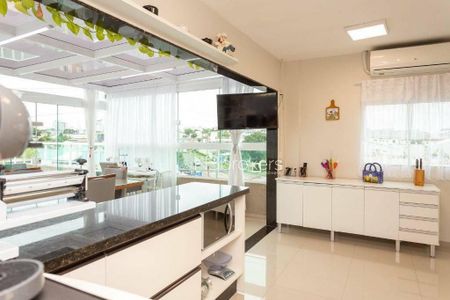 8_photo/94dce30be3.ebc03a9c4faefc42-ATLAS-24f6ca15-81b0-4cf0-a2f3-35f9ba267635.jpg de apartamento à venda com 3 quartos, 181m² em Santa Quiteria, Curitiba