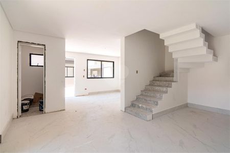 2_photo/94dce30c3d.082d6a5cfc08939d-ATLAS-52f13df4-9475-41a2-af84-c23056aa4a54.jpg de casa à venda com 3 quartos, 126m² em Santa Quiteria, Curitiba