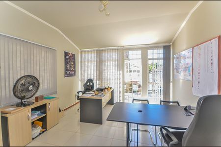 5_photo/94dce30c7f.7af7f76466cac1ba-ATLAS-2321761e-0af1-48e5-96e4-bf1fbda0ca8a.jpg de casa à venda com 4 quartos, 441m² em Portão, Curitiba