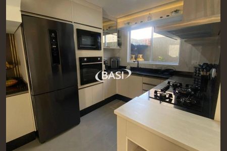 5_photo/94dce30e3b.551c1553028aa967-ATLAS-b17c6de7-56d3-4f42-844c-84a00a9ed865.jpg de casa à venda com 3 quartos, 125m² em Portão, Curitiba