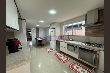 3_photo/94dce30e5d.c73b78bac5a2f3b6-ATLAS-86ce7340-bab7-4e4a-8258-3120bd58ad88.jpg de casa à venda com 3 quartos, 145m² em Portão, Curitiba