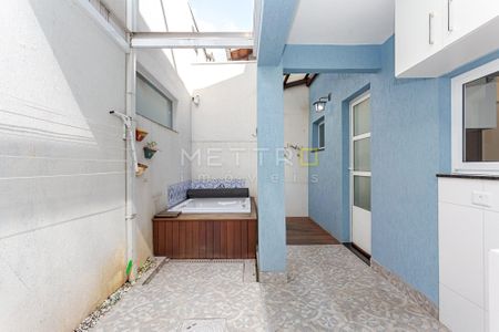 20_photo/94dce30f79.c38e3c988887c5f2-ATLAS-b39bbd5d-e35e-40dd-9379-1a30e1a38397.jpg de casa à venda com 3 quartos, 128m² em Portão, Curitiba