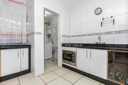 8_photo/94dce310a3.01481732dda3303a-ATLAS-0bc6bf32-4e6a-453e-9ee6-23738c5210ae.jpg de casa à venda com 4 quartos, 190m² em Fazendinha, Curitiba