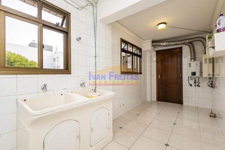 41_photo/94dce310ef.02f29140979457be-ATLAS-ad569c93-3239-44a9-a65a-a6cd23e105d0.jpg de casa à venda com 5 quartos, 508m² em Portão, Curitiba