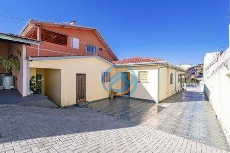 36_photo/94dce310f3.8a706a3c1c8a5b40-ATLAS-d584cb9a-b954-4264-a42f-3fd39eb0d99d.jpg de casa à venda com 3 quartos, 160m² em Portão, Curitiba