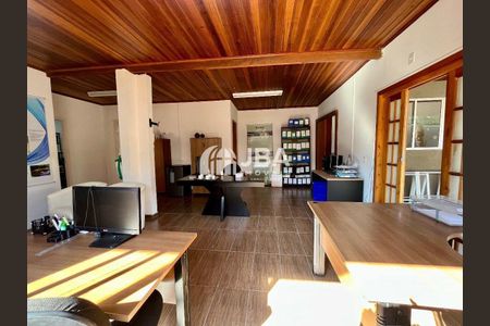 2_photo/94dce31109.ebbd8bc3dc39b939-ATLAS-ebe01cd2-3246-430c-9e2e-673be8c077fc.jpg de casa à venda com 3 quartos, 192m² em Portão, Curitiba