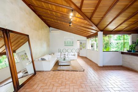 31_photo/94dce31179.04c16ff0d284adb7-ATLAS-8af7983d-2b3a-41e1-9f60-1206eb5e97ae.jpg de casa à venda com 4 quartos, 256m² em Portão, Curitiba