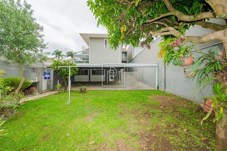 4_photo/94dce311d7.1463d70521bc8e9f-ATLAS-ded8bb2e-d8b9-425d-9fbf-ccc2e7f9a164.jpg de casa à venda com 4 quartos, 420m² em Portão, Curitiba