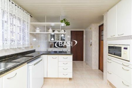 11_photo/94dce311d9.bfcfc2f2bacef64e-ATLAS-b60c607c-33bf-40e6-8192-8b337d171eae.jpg de casa à venda com 4 quartos, 307m² em Portão, Curitiba