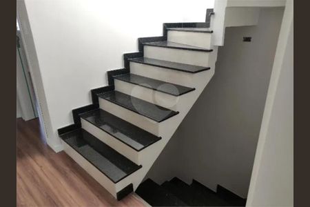 8_photo/94dce311df.f9fd596f8c1c84e9-ATLAS-60d444cc-eaad-489f-98f8-05d04dff97dc.jpg de casa à venda com 3 quartos, 180m² em Portão, Curitiba