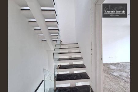 8_photo/94dce31579.3161fb98c136af97-ATLAS-97f1d7b5-e0ee-42b2-9ce7-19f3f6bb229f.jpg de casa à venda com 3 quartos, 130m² em Portão, Curitiba