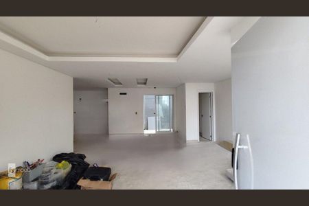 2_photo/94dce31719.bcb2d3731270fbc5-ATLAS-9636c9f5-8fdf-4ca9-b52d-190b3c5c98ab.jpg de casa à venda com 3 quartos, 175m² em Fazendinha, Curitiba